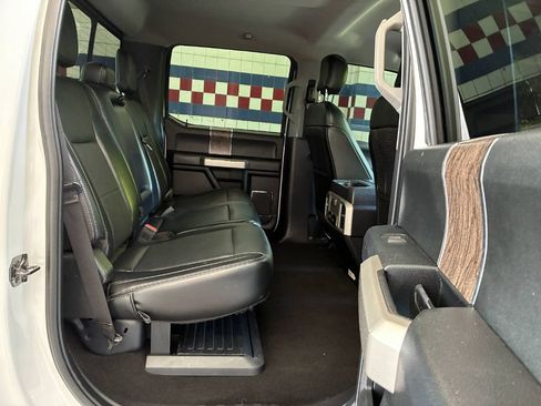 Used 2019 Ford F250 Lariat w/ Lariat Ultimate Package AWD/4WD image 13
