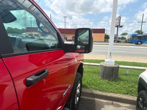Used 2026 RAM 2500 Big Horn AWD/4WD image 7