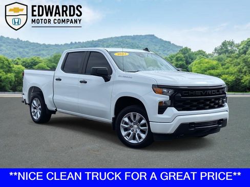 Used 2022 Chevrolet Silverado 1500 Custom image 1