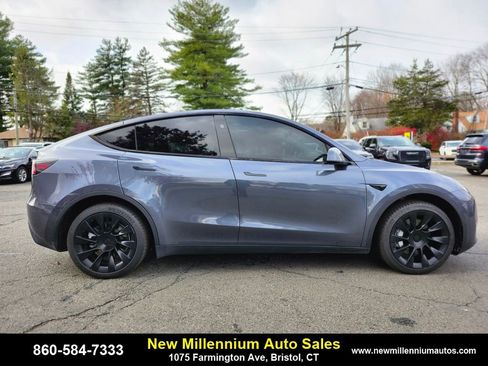 Used 2023 Tesla Model Y Long Range image 6