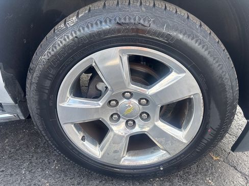 Used 2015 Chevrolet Suburban LTZ AWD/4WD image 12