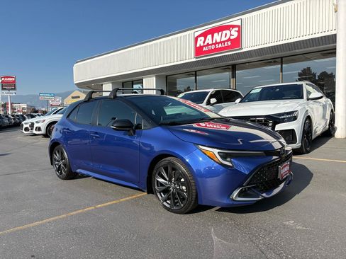 Used 2023 Toyota Corolla XSE FWD image 2