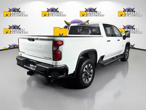 Used 2022 Chevrolet Silverado 2500 Custom w/ Custom Value Package AWD/4WD image 5