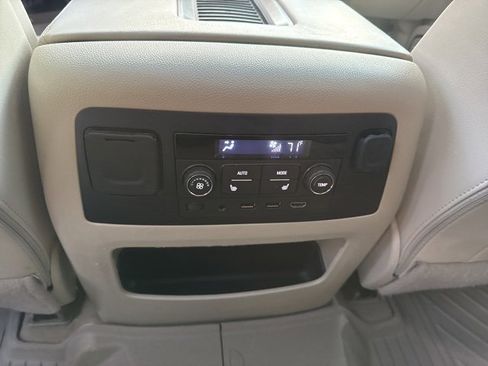 Used 2020 GMC Yukon Denali w/ Denali Ultimate Package image 27