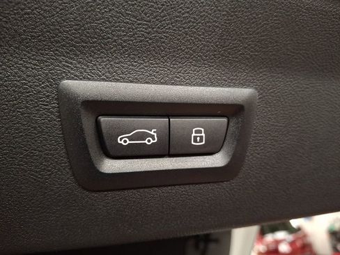 Used 2025 BMW X4 M40i image 25