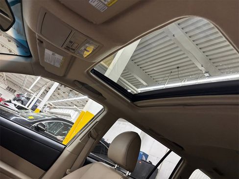 Used 2013 Toyota Highlander Limited image 32