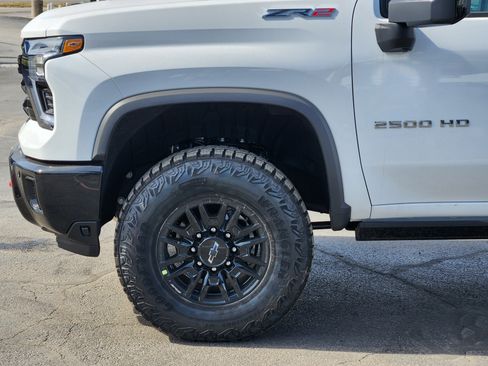 New 2026 Chevrolet Silverado 2500 ZR2 image 5