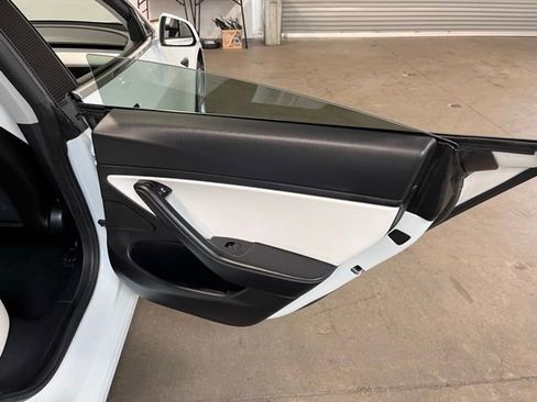 Used 2020 Tesla Model 3 Long Range image 15