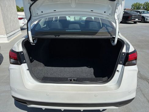 Used 2025 Nissan Versa SV image 29