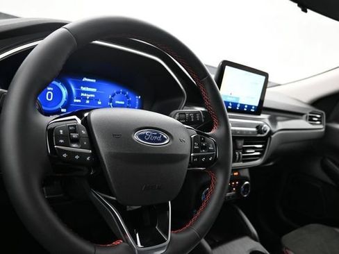 Used 2022 Ford Escape SEL w/ SEL Stealth AWD Package image 10