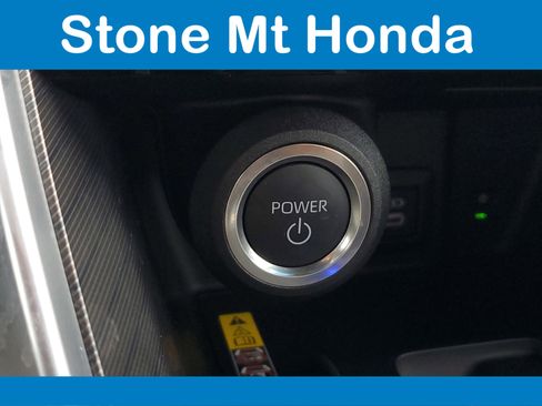 Used 2024 Toyota Venza image 30