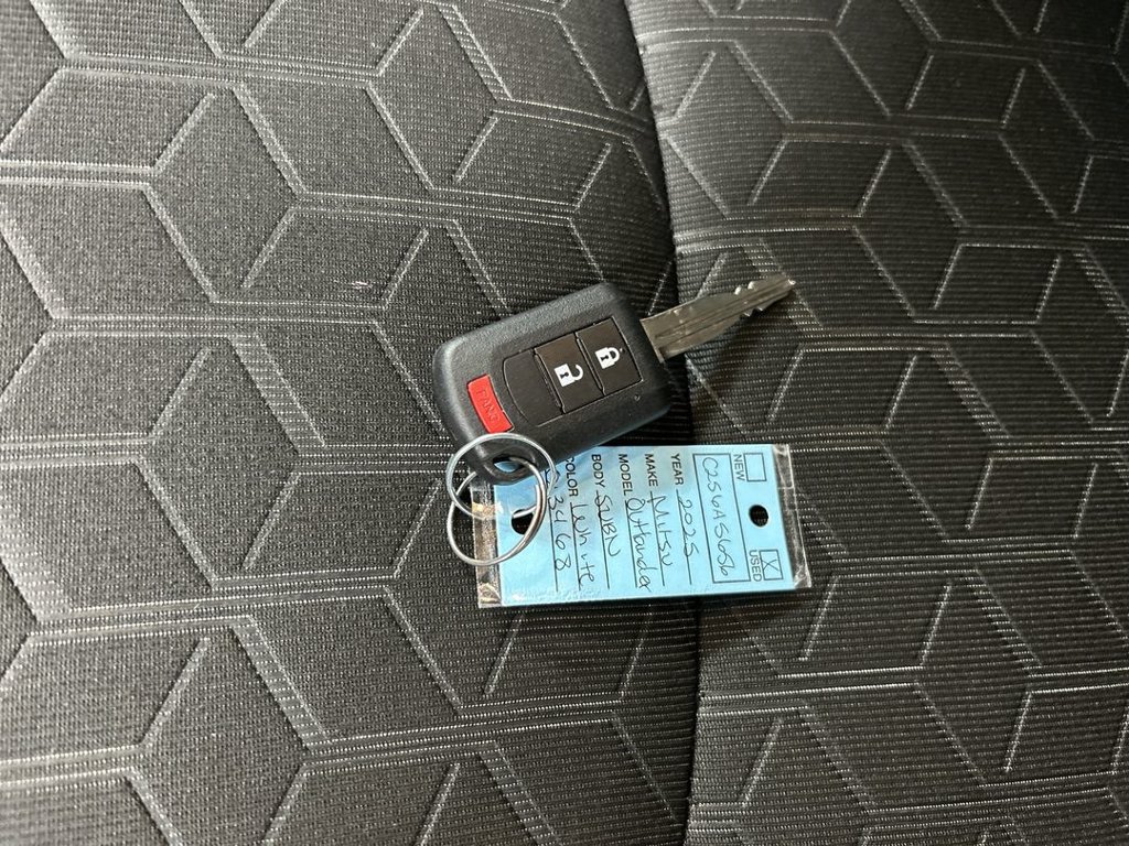 Used 2025 Mitsubishi Outlander Sport AWD image 12