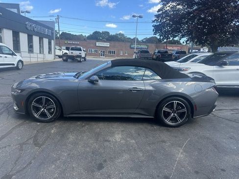 Used 2024 Ford Mustang Premium image 8