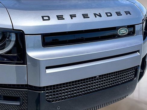 Certified 2024 Land Rover Defender 110 X-Dynamic SE AWD/4WD image 31