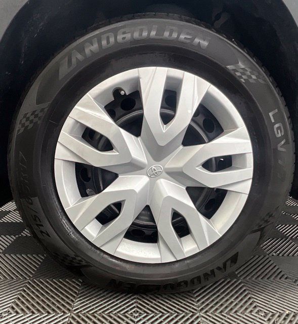 Used 2022 Toyota Corolla Cross L FWD image 23
