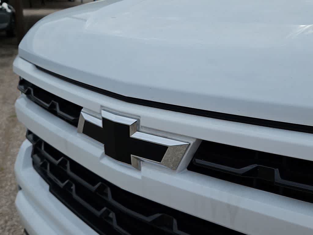 New 2026 Chevrolet Silverado 1500 RST w/ Dark Appearance Package AWD/4WD image 13