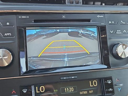 Used 2018 Toyota Avalon Limited image 25