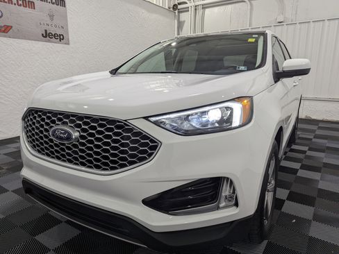 Used 2024 Ford Edge SEL w/ Convenience Package AWD/4WD image 3