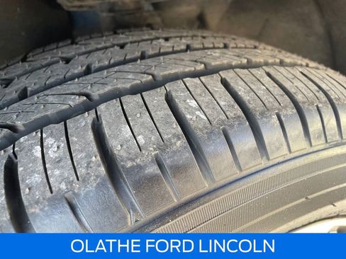 Used 2022 Ford Escape SE w/ SE Sport Appearance Package image 30