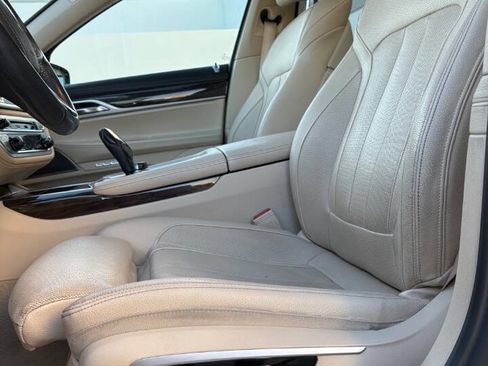 Used 2017 BMW 740i image 38
