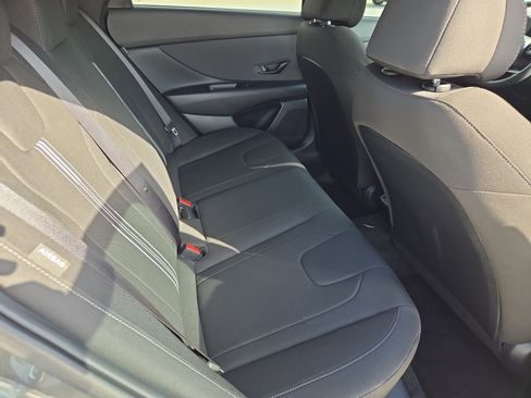 Used 2025 Hyundai Elantra Sport image 30