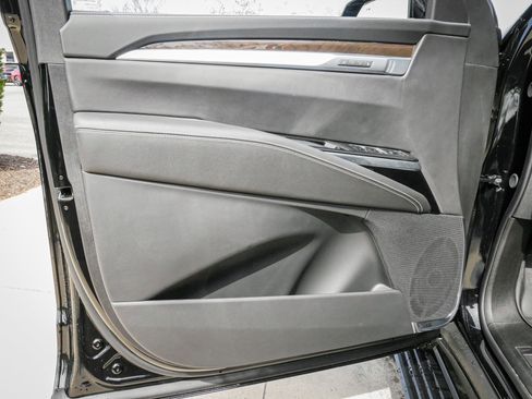 Used 2026 Cadillac Escalade Platinum Sport w/ LPO, Floor Liner Package AWD/4WD image 14
