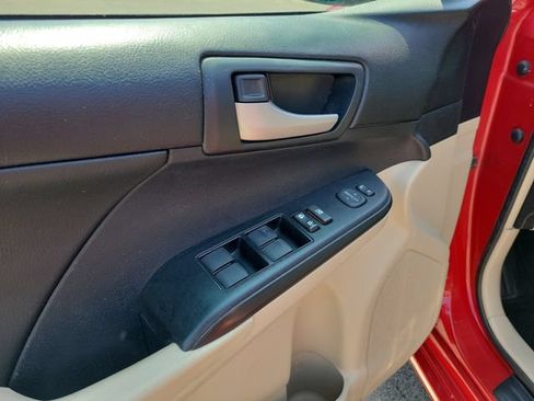 Used 2013 Toyota Camry LE FWD image 19