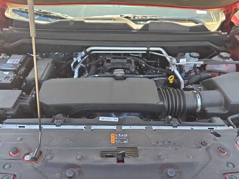 New 2026 Chevrolet Colorado LT w/ LT Convenience Package AWD/4WD image 13