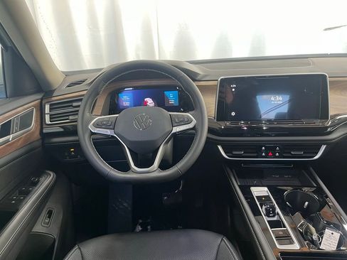 New 2026 Volkswagen Atlas SE image 17