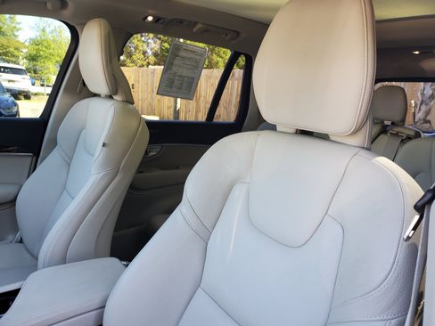 Used 2019 Volvo XC90 T5 Momentum w/ Advanced Package image 20