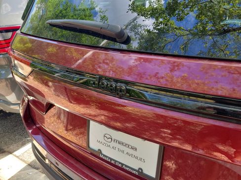 Used 2024 Jeep Grand Cherokee Altitude image 20