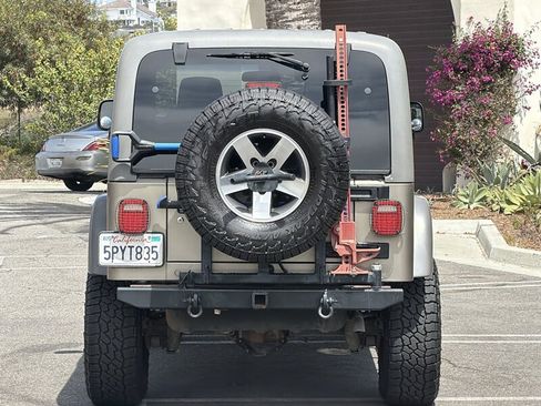 Used 2005 Jeep Wrangler Unlimited Rubicon w/ Sahara Edition Group AWD/4WD image 6