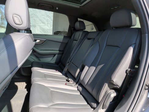 Used 2023 Audi Q7 Premium Plus w/ Premium Plus Package image 32