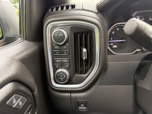Used 2022 GMC Sierra 1500 SLT w/ SLT Premium Package AWD/4WD image 12