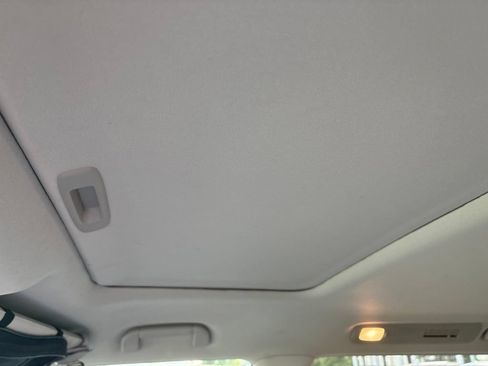 Used 2023 Nissan Armada SL w/ Captain's Chairs Package RWD image 3