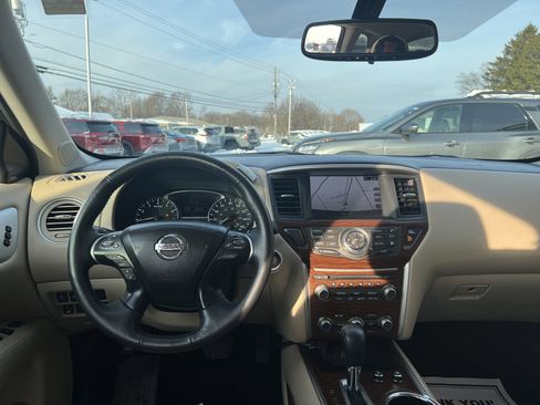 Used 2019 Nissan Pathfinder Platinum image 5