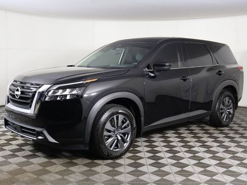 Used 2024 Nissan Pathfinder S image 6