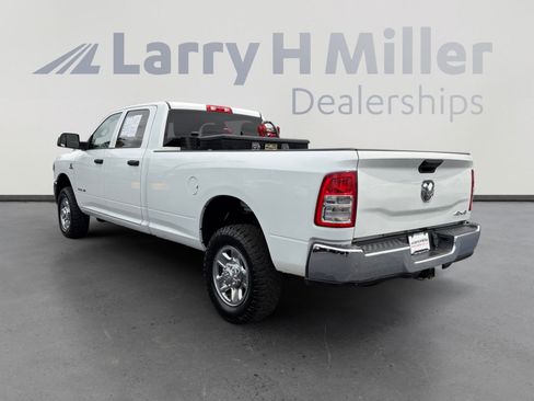 Used 2022 RAM 3500 Tradesman w/ Chrome Appearance Group AWD/4WD image 3