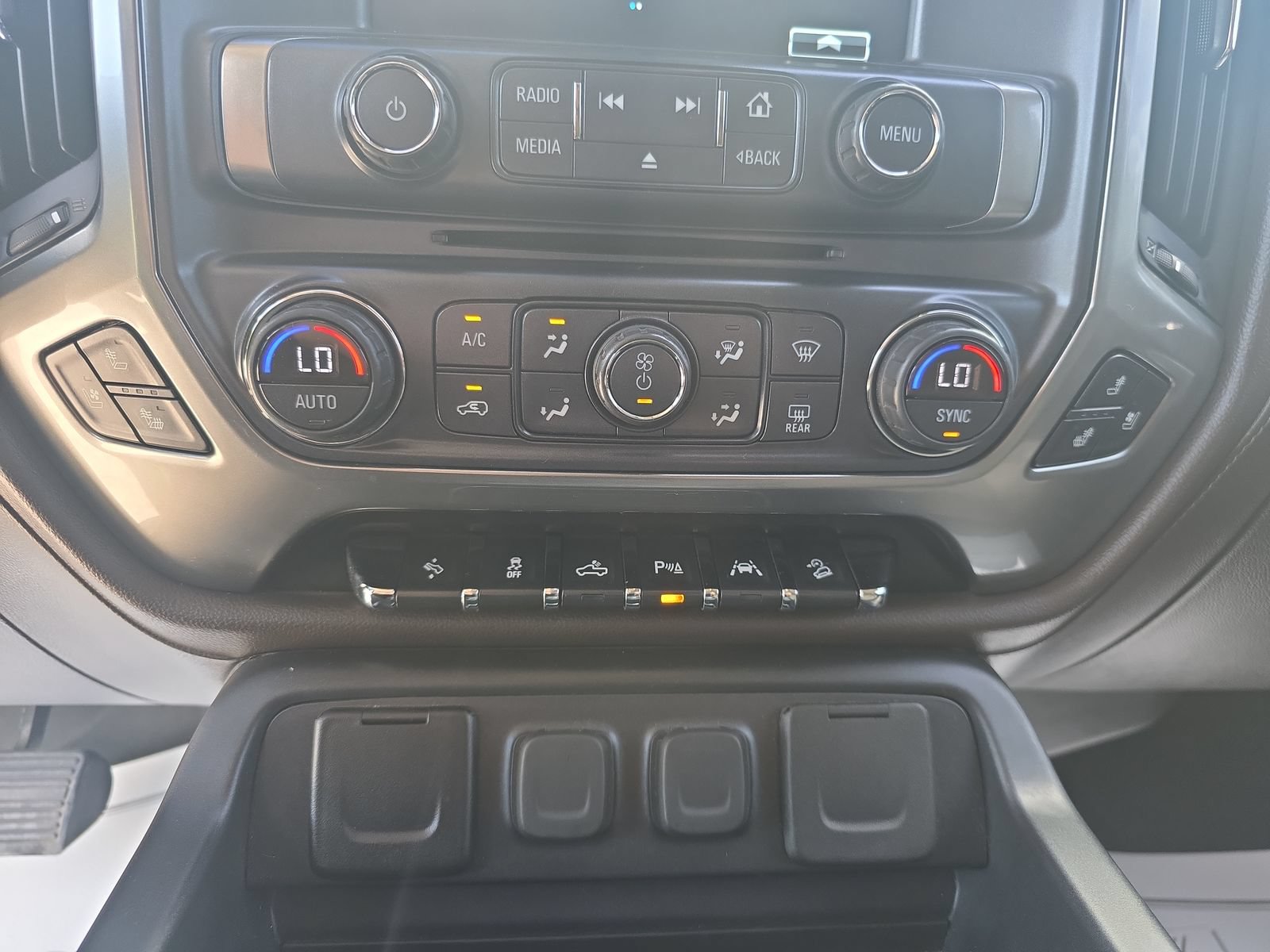 Used 2018 Chevrolet Silverado 1500 LTZ Z71 w/ LTZ Plus Package AWD/4WD image 21