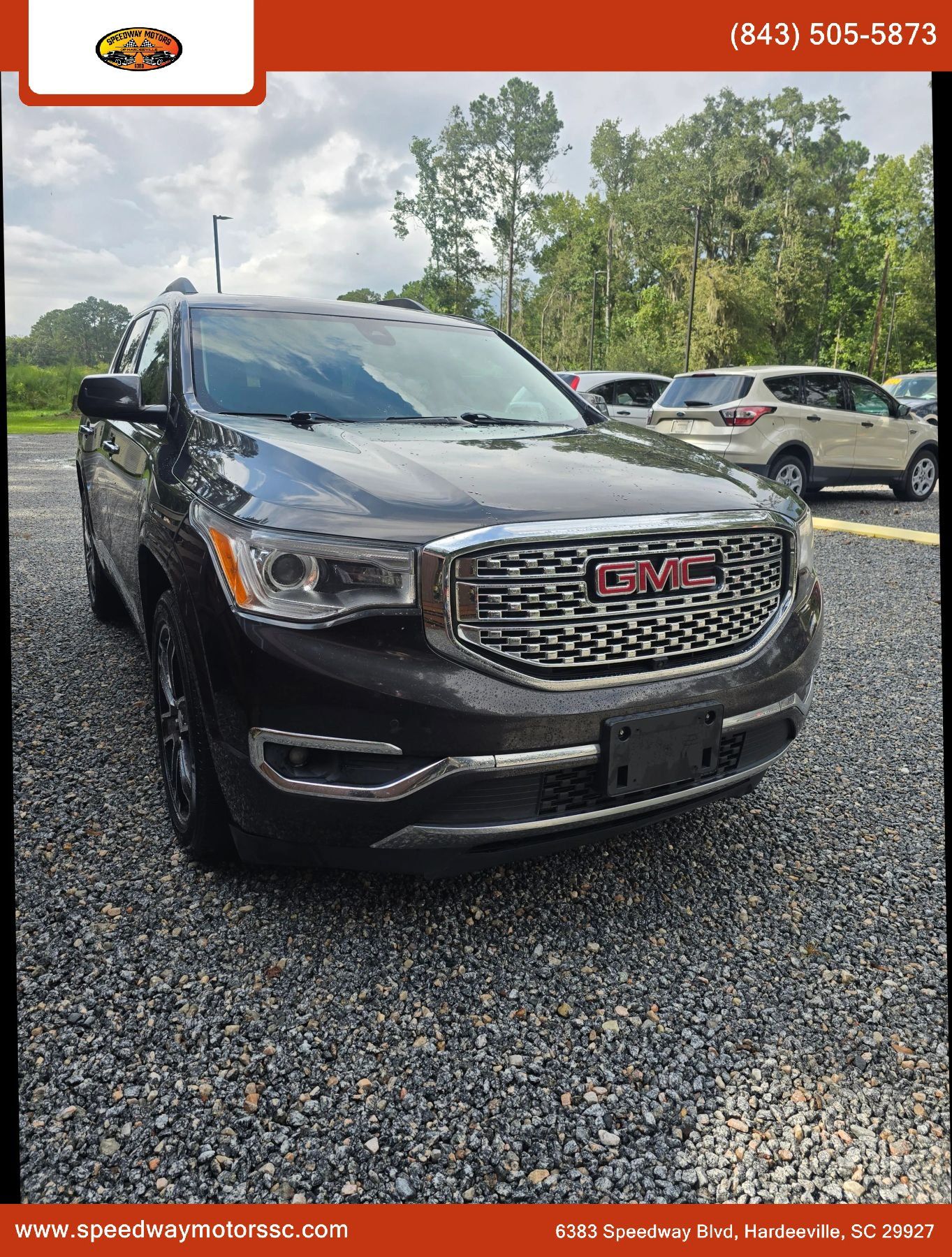 Used 2017 GMC Acadia Denali w/ Technology Package AWD/4WD image 1