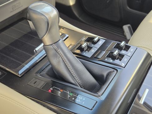 Used 2021 Lexus GX 460 Luxury w/ Accessory Package AWD/4WD image 20