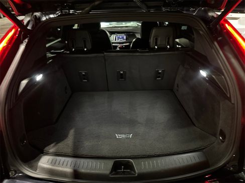 Used 2022 Cadillac XT4 Luxury w/ Cold Weather Package image 21