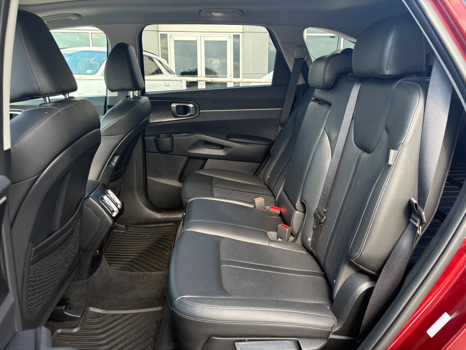 Used 2025 Kia Sorento S w/ Panoramic Sunroof Package FWD image 17