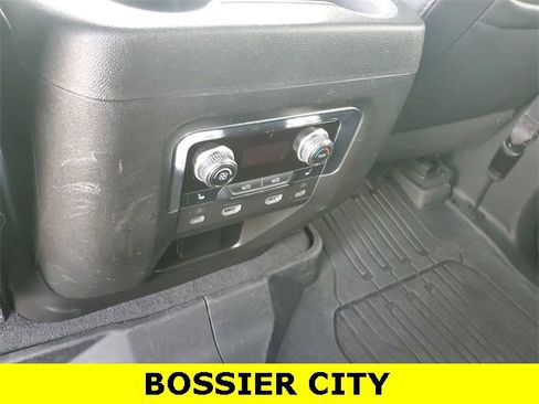 Used 2022 GMC Yukon SLT w/ SLT Luxury Package image 22