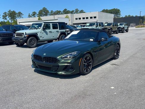 Used 2025 BMW Z4 M40i w/ Edition RWD image 3