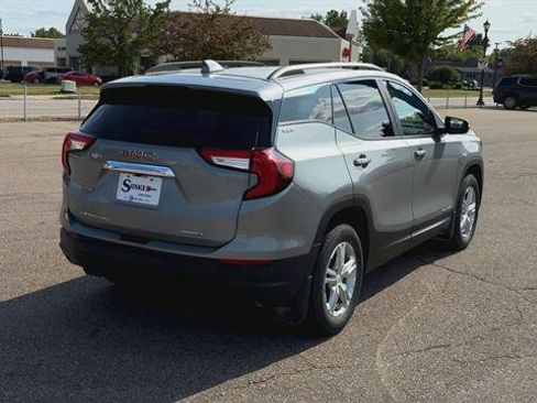 Used 2023 GMC Terrain SLE w/ Driver Convenience Package AWD/4WD image 8