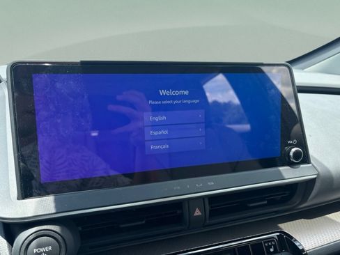 Used 2024 Toyota Prius XLE FWD image 11