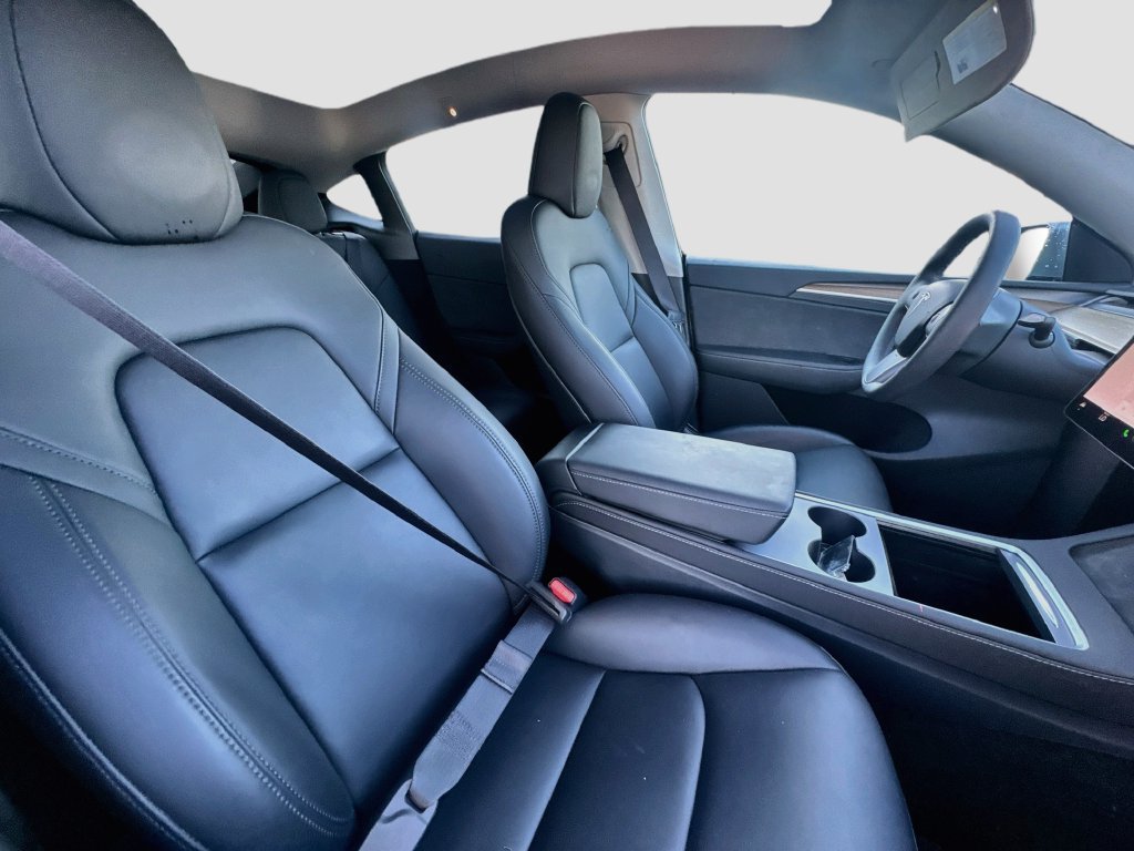 Used 2025 Tesla Model Y Long Range RWD image 27