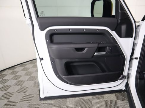 New 2025 Land Rover Defender 110 S image 26