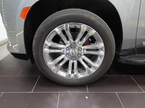 Used 2023 Cadillac Escalade Luxury image 15